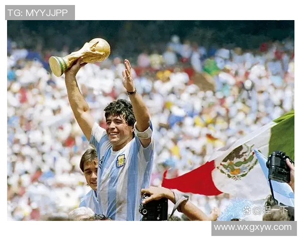 足球场上最具战斗力的球星打架瞬间盘点与背后故事分析 足球场上最具战斗力的球星打架瞬间盘点与背后故事分析